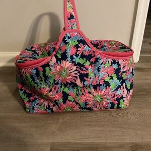Lilly Pulitzer party cooler in navy trippin’ and sippin’